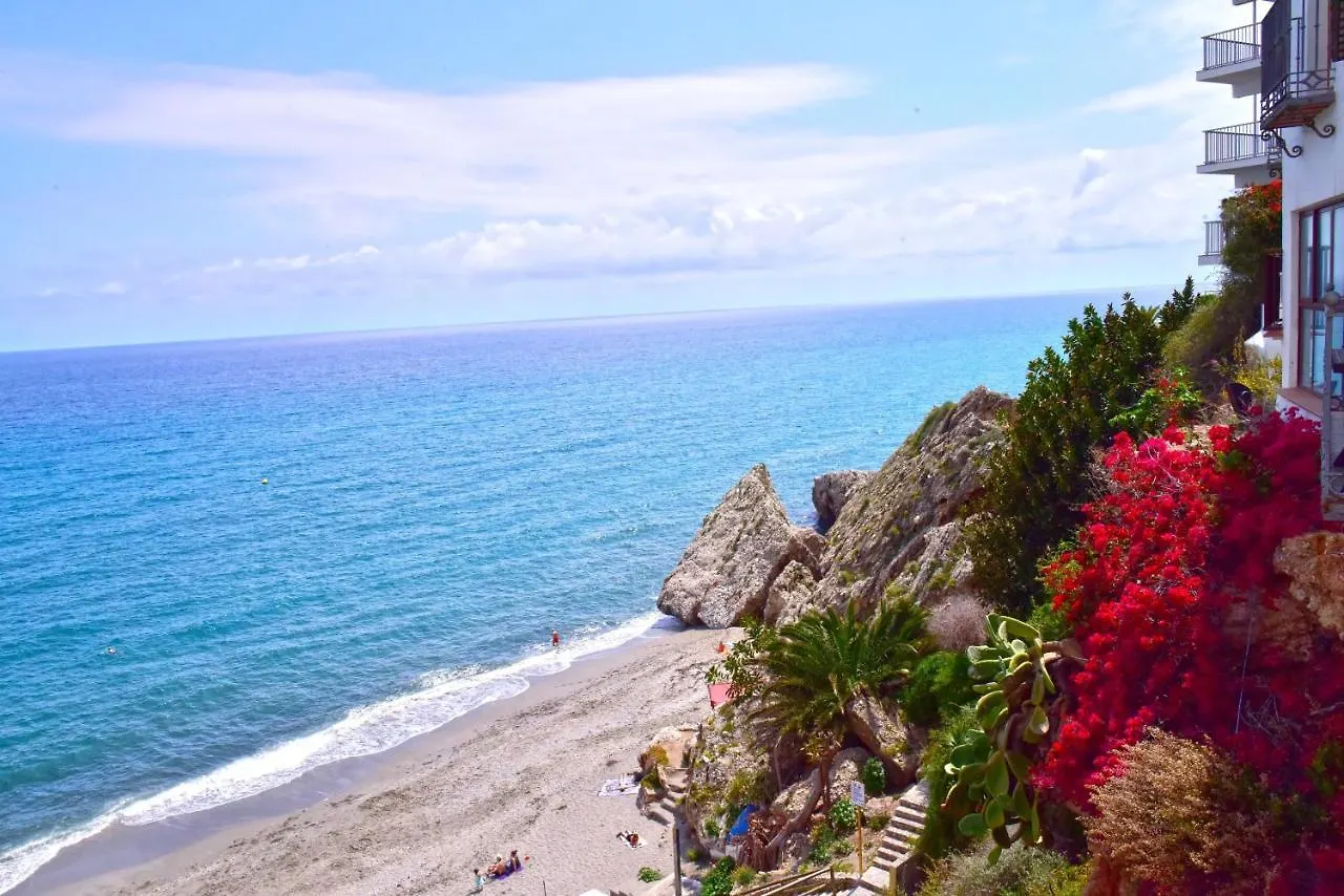 Nerja Center Apartment With Sea View