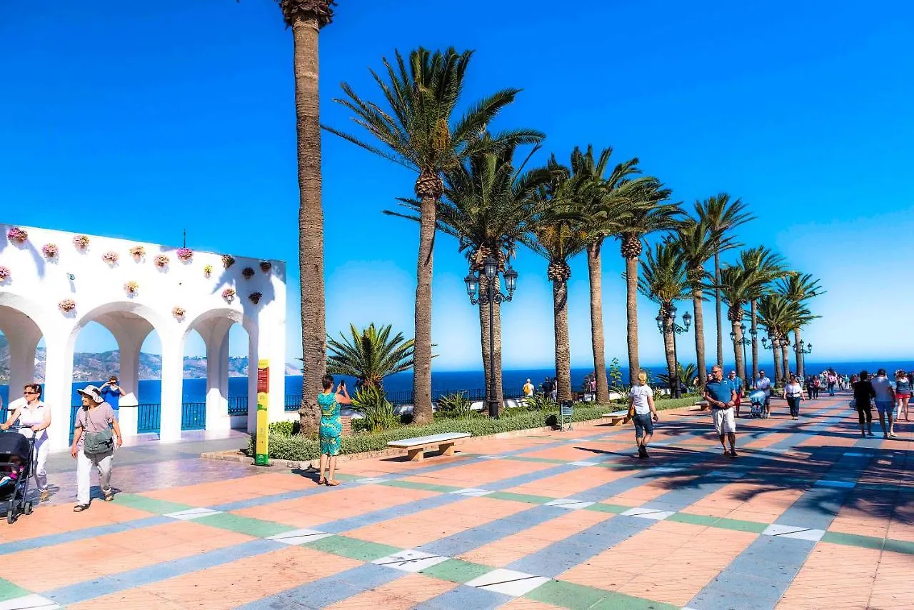 Nerja Center Apartment With Sea View